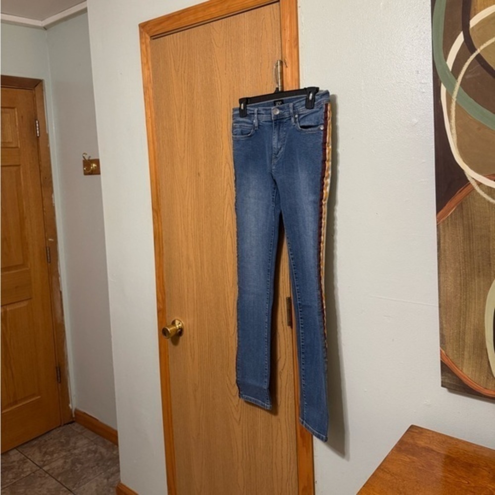 BDG "Skinny Stretch" Size 29x31 Medium Wash Skinny Jeans w/Side Stripes - EUC